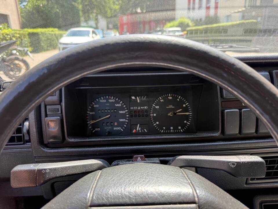 Immagine 23/27 di Volkswagen Golf Mk II 1.6 (1991)