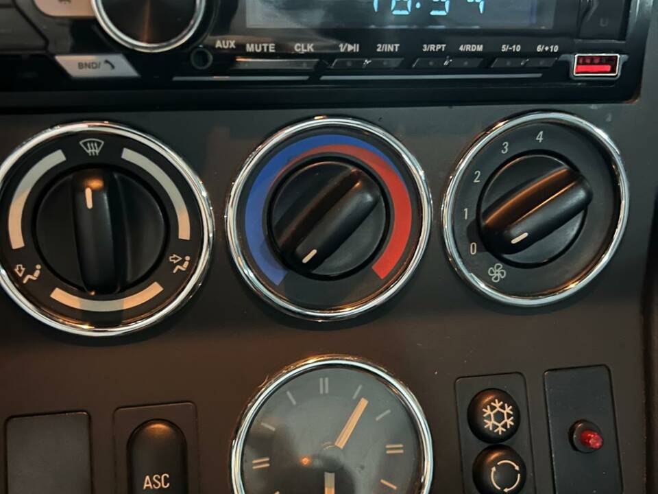 Bild 35/50 von BMW Z3 Coupé 3.0 (2001)