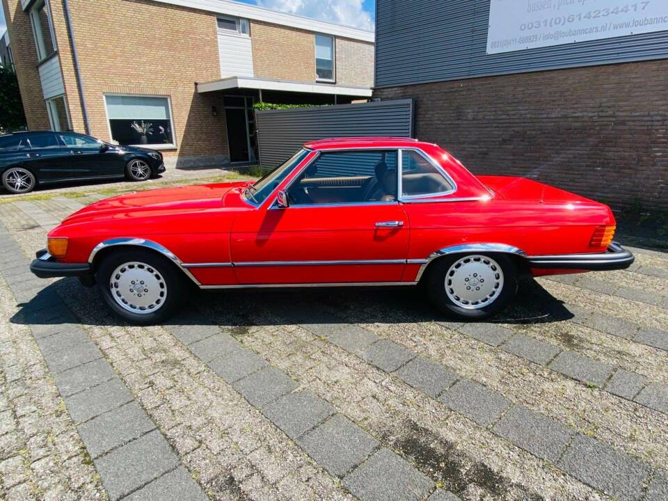 Immagine 10/50 di Mercedes-Benz 380 SL (1984)