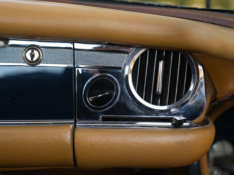Image 36/50 de Mercedes-Benz 280 SL (1969)