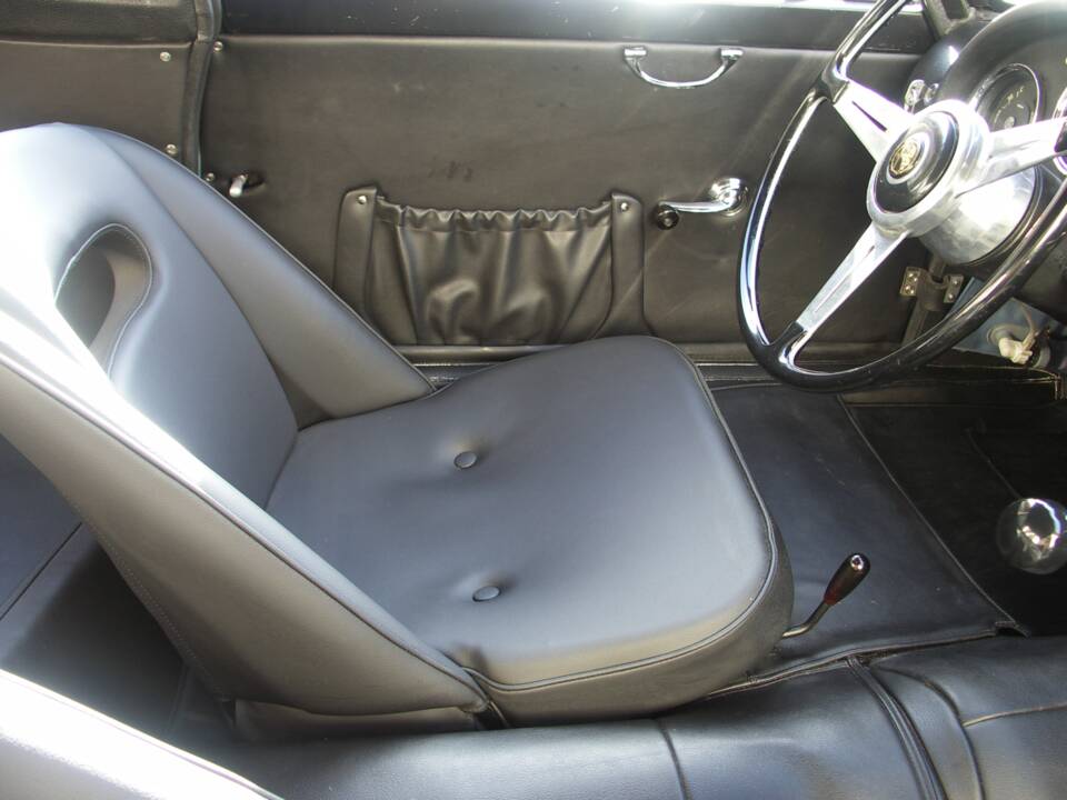 Afbeelding 15/39 van Alfa Romeo Giulietta SZ (1962)