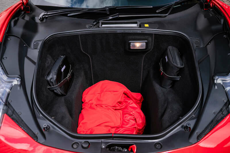 Image 27/50 of Ferrari 458 Italia (2012)