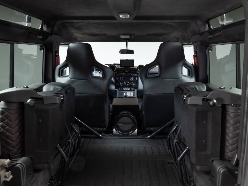 Image 20/32 of Land Rover Defender 90 (2015)