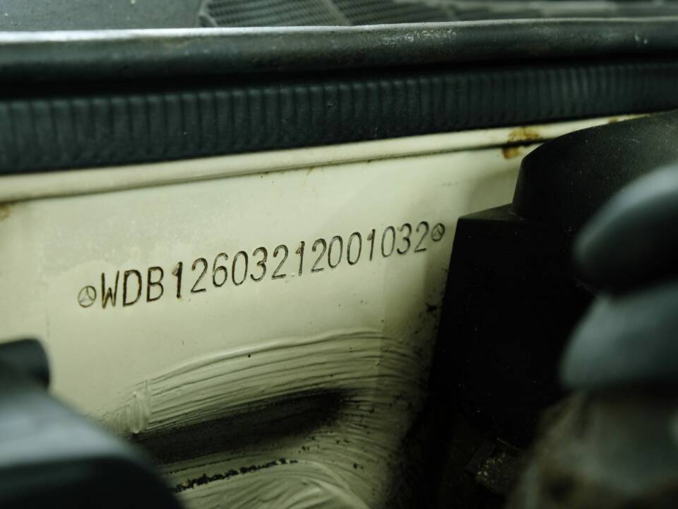 Bild 13/50 von Mercedes-Benz 380 SE (1980)