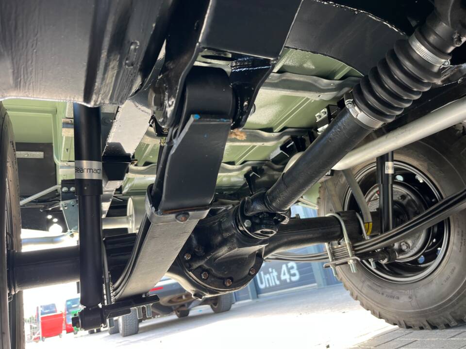 Bild 38/39 von Land Rover 88 (1984)