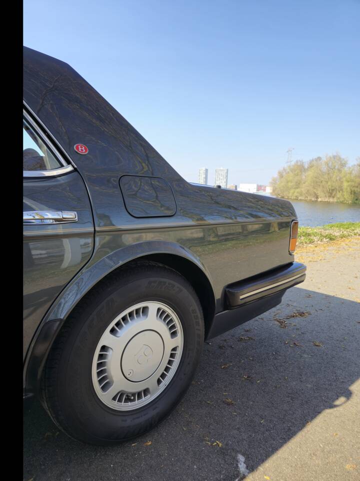 Image 18/33 of Bentley Turbo R lang (1992)