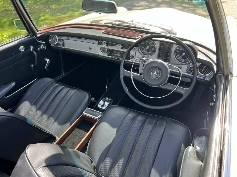 Image 2/15 of Mercedes-Benz 230 SL (1967)