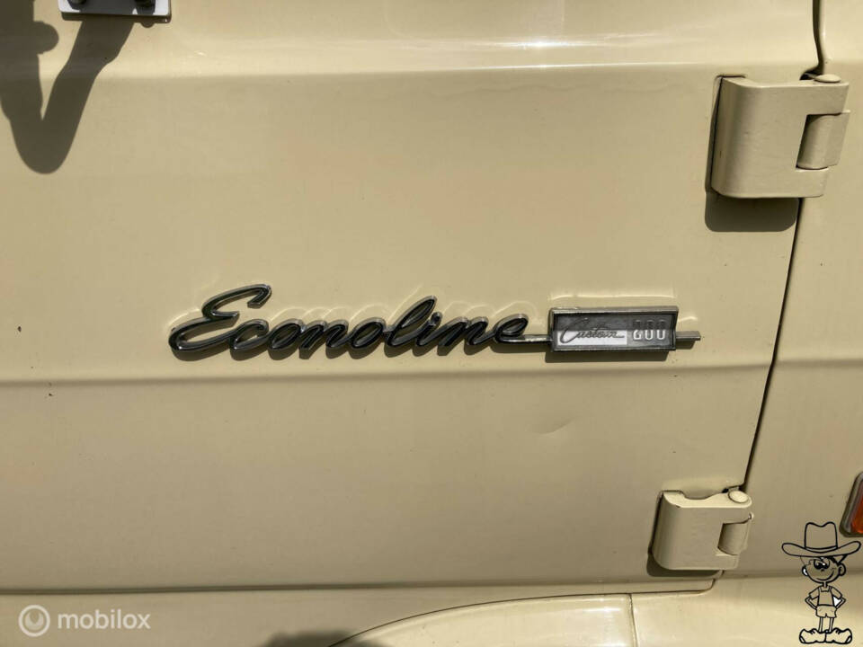Image 25/50 of Ford Econoline E 300 (1971)