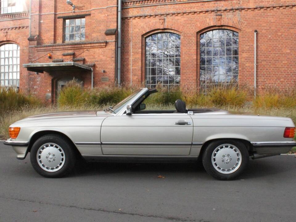 Image 5/15 of Mercedes-Benz 560 SL (1986)