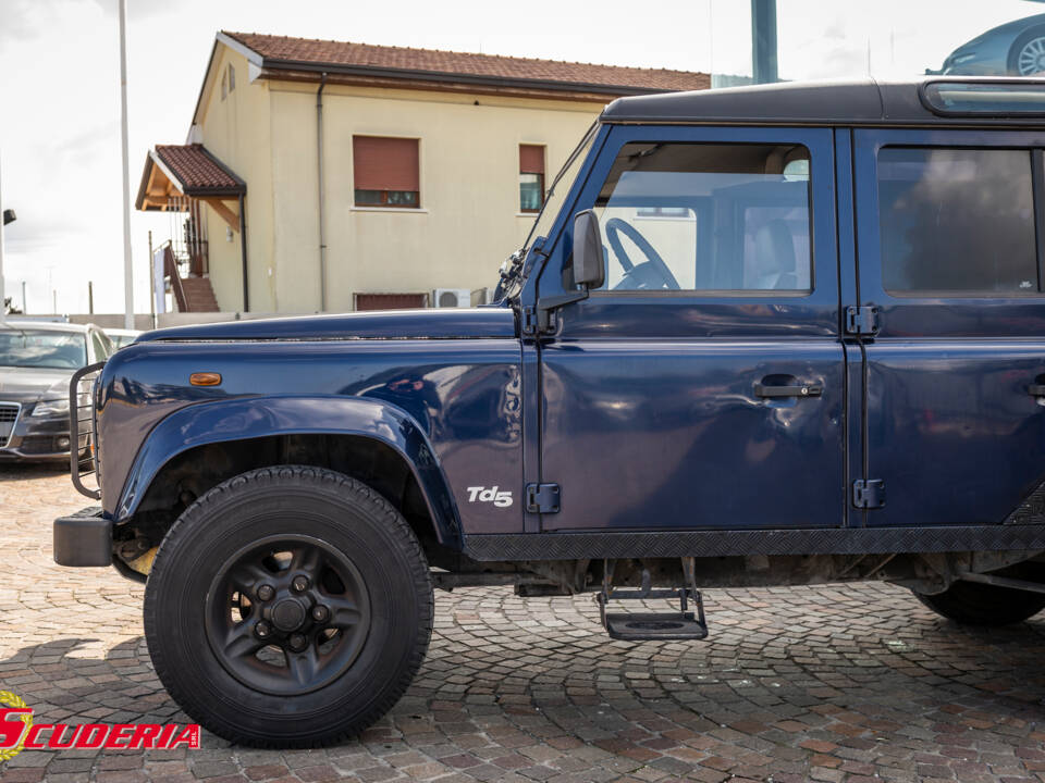 Bild 12/36 von Land Rover Defender 110 Td5 (2001)