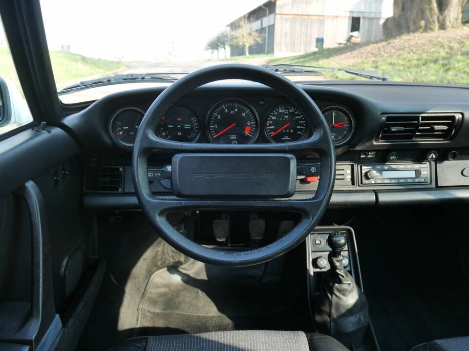Afbeelding 19/20 van Porsche 911 Carrera 3.2 (1985)