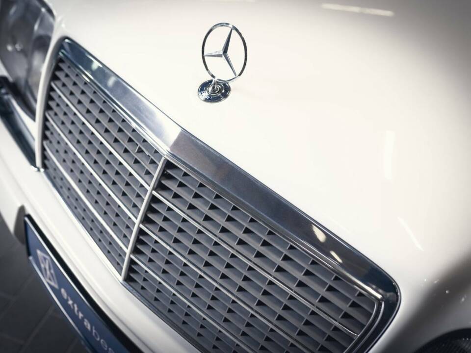 Image 4/15 of Mercedes-Benz E 420 (1995)