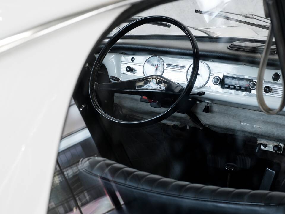 Image 37/50 of BMW 700 LS Luxus (1965)