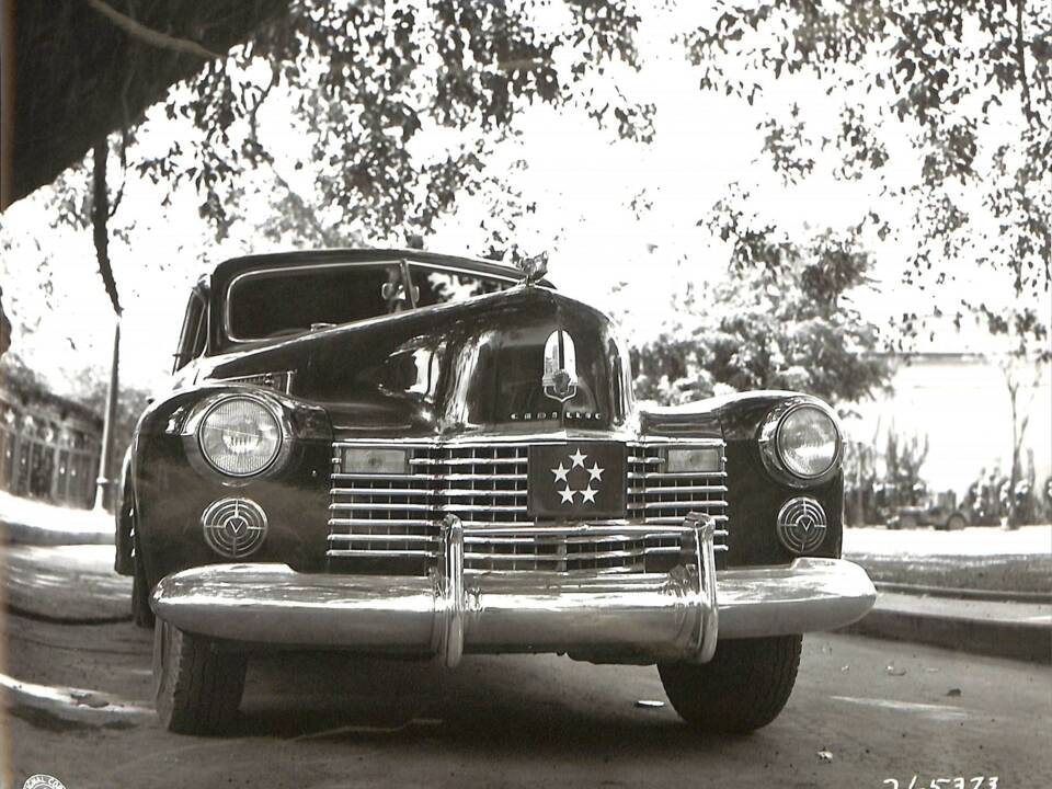 Image 46/50 of Cadillac 61 Sedan (1941)