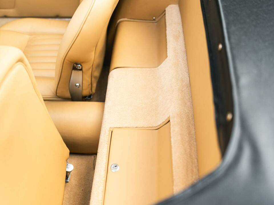 Afbeelding 15/30 van Maserati Mistral 3700 Spyder (1966)