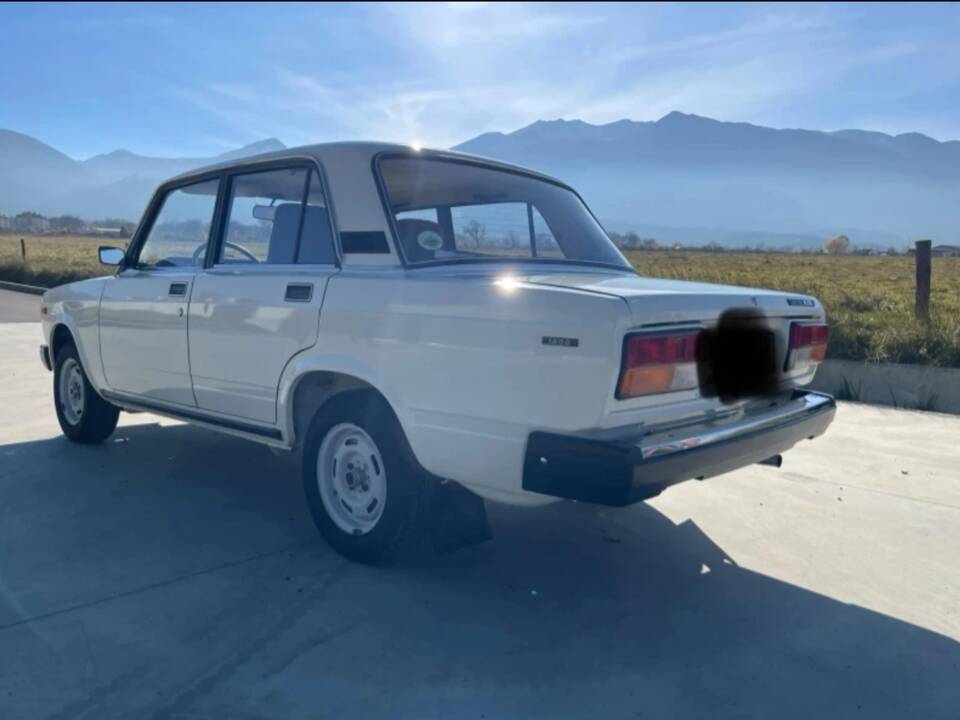 Image 8/17 of Lada 2107 (1988)