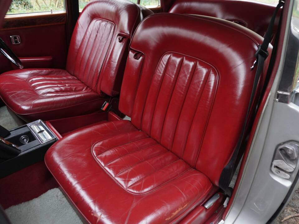 Image 13/20 of Bentley T 1 (1974)