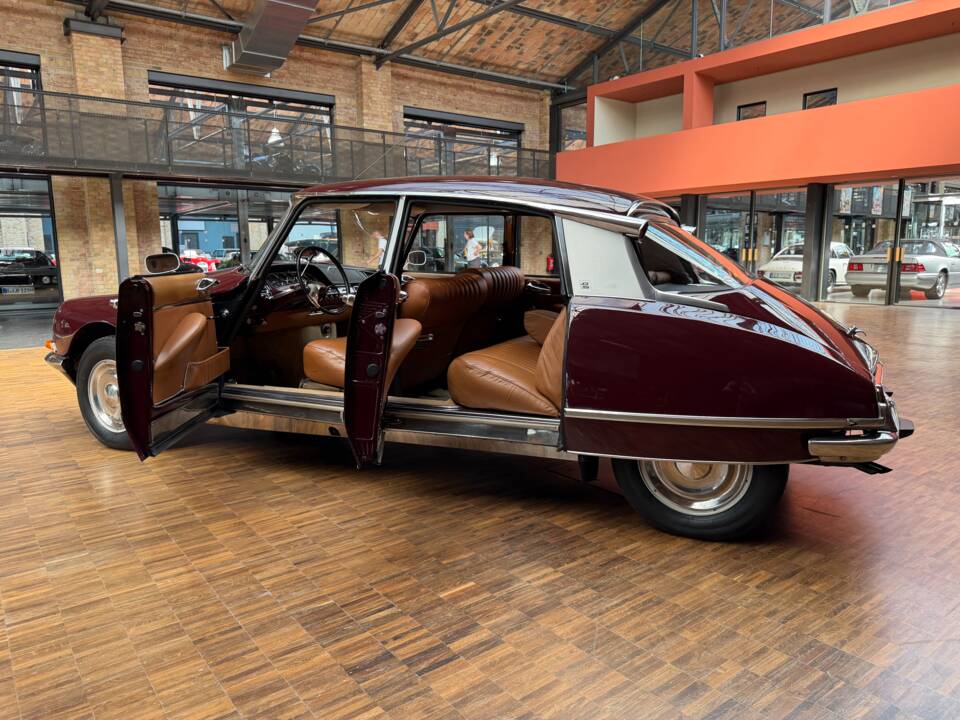 Afbeelding 18/37 van Citroën DS 21 Pallas (1967)