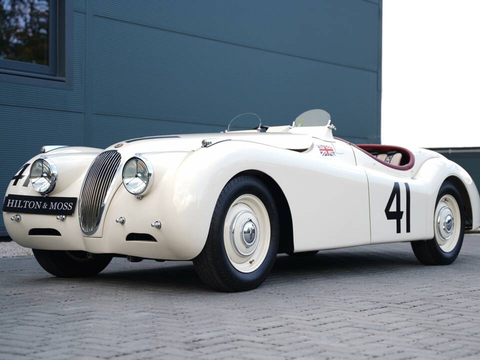 Image 41/50 of Jaguar XK 120 OTS (1950)