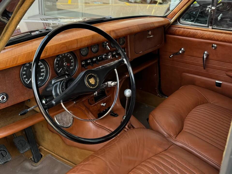 Image 12/25 de Jaguar S-Type 3.8 (1965)