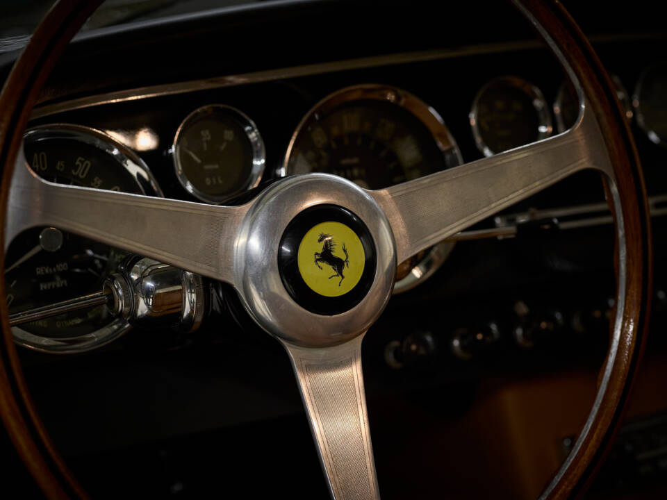 Bild 97/155 von Ferrari 250 GT 2+2 (1962)