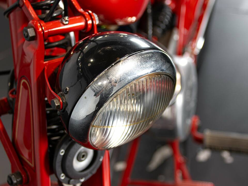 Imagen 46/50 de Moto Guzzi DUMMY (1957)