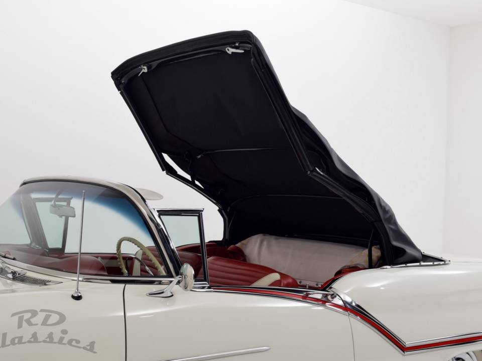 Image 46/50 of Oldsmobile Super 88 Convertible (1957)