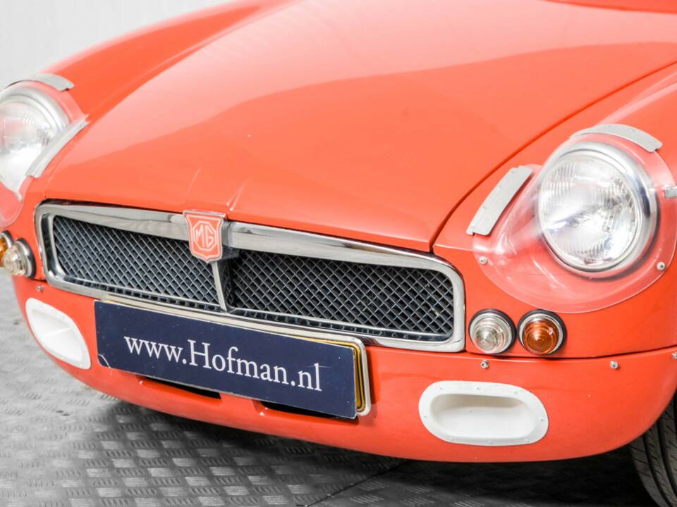 Bild 18/50 von MG MGB GT V8 SEC (1978)