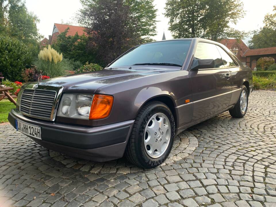Bild 5/35 von Mercedes-Benz 230 CE (1992)