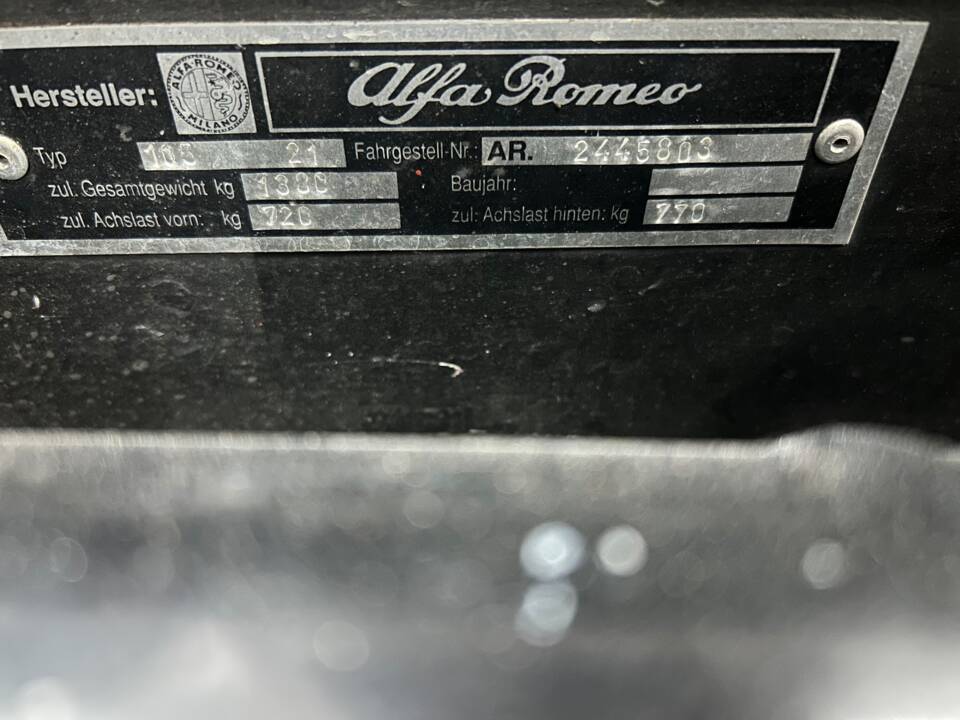 Image 27/35 de Alfa Romeo 2000 GT Veloce (1975)