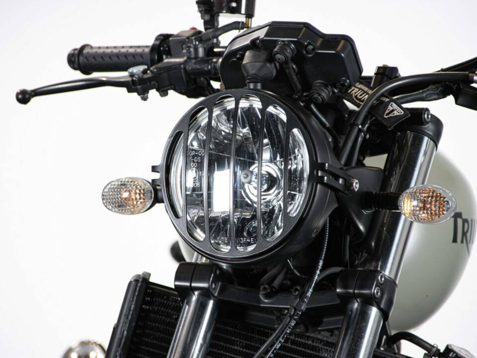 Afbeelding 38/50 van Triumph Trident 900 (1994)