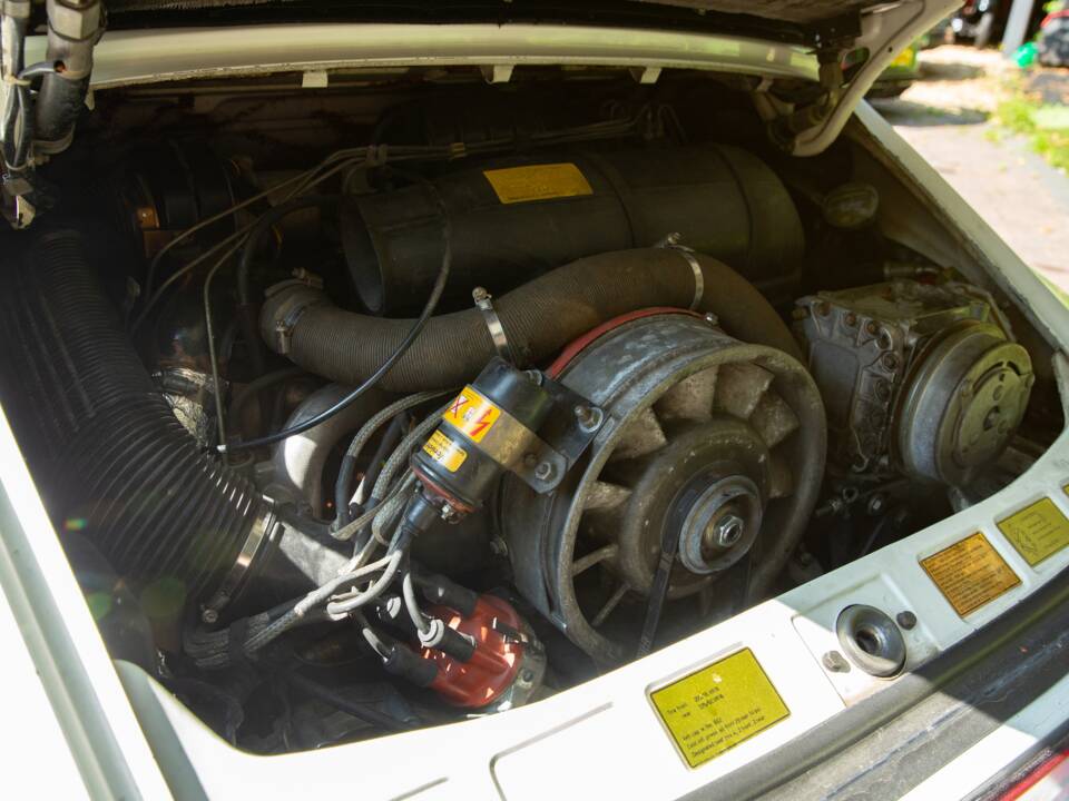 Image 25/35 of Porsche 911 SC 3.0 (1983)