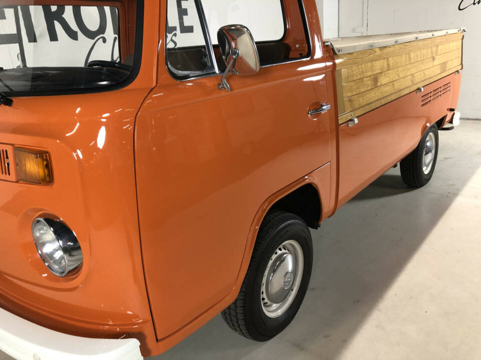Bild 9/20 von Volkswagen T2b Pritsche (1977)
