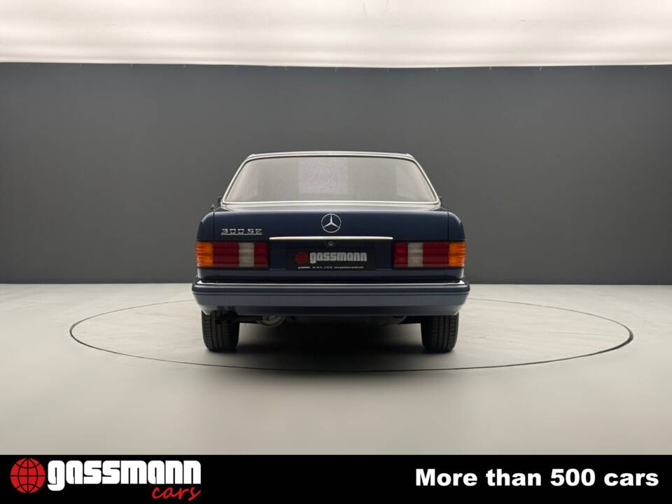 Image 7/15 of Mercedes-Benz 300 SE (1991)