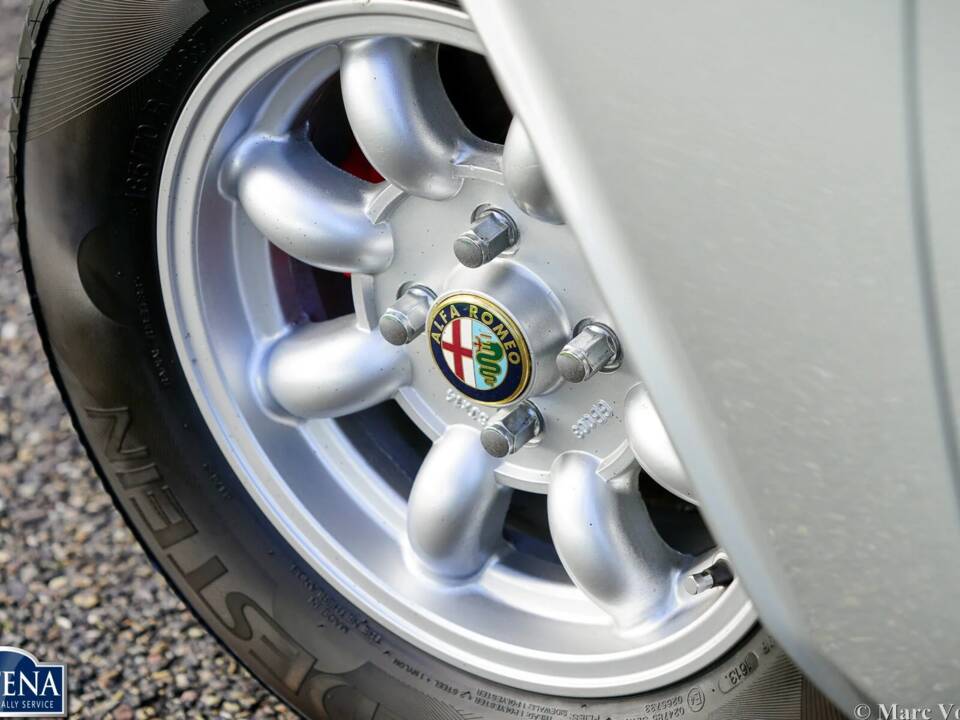 Bild 49/62 von Alfa Romeo 2000 GT Veloce (1974)