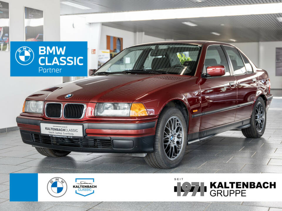 Image 1/21 de BMW 320i (1996)