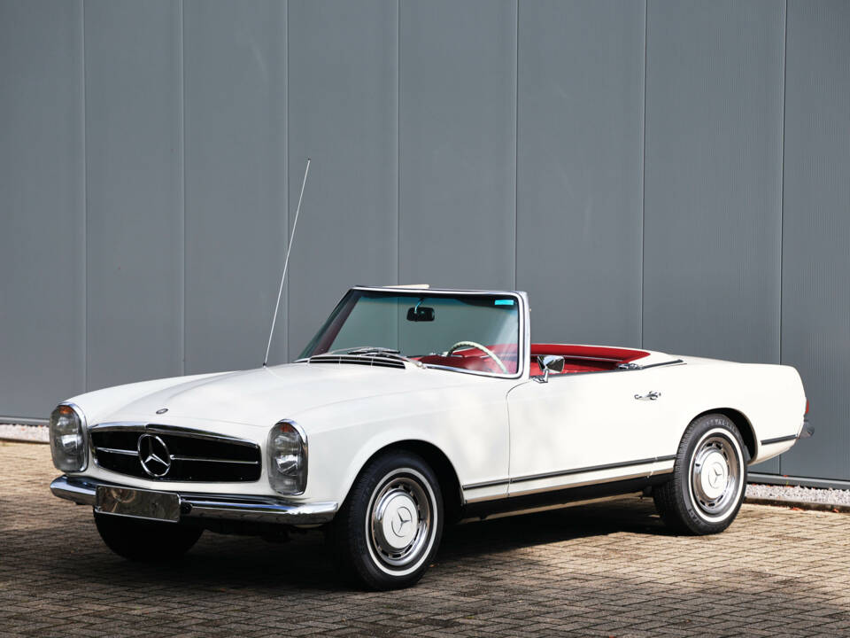 Image 19/56 de Mercedes-Benz 280 SL (1969)