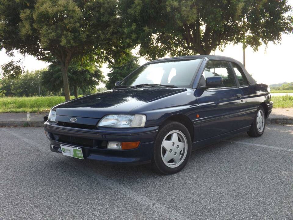Imagen 37/50 de Ford Escort 1.8 16v (1992)