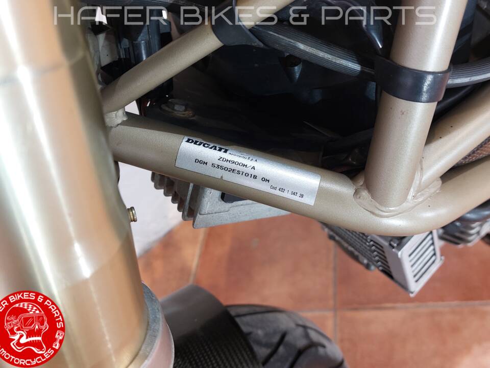 Image 24/31 de Ducati Monster 900 (1996)