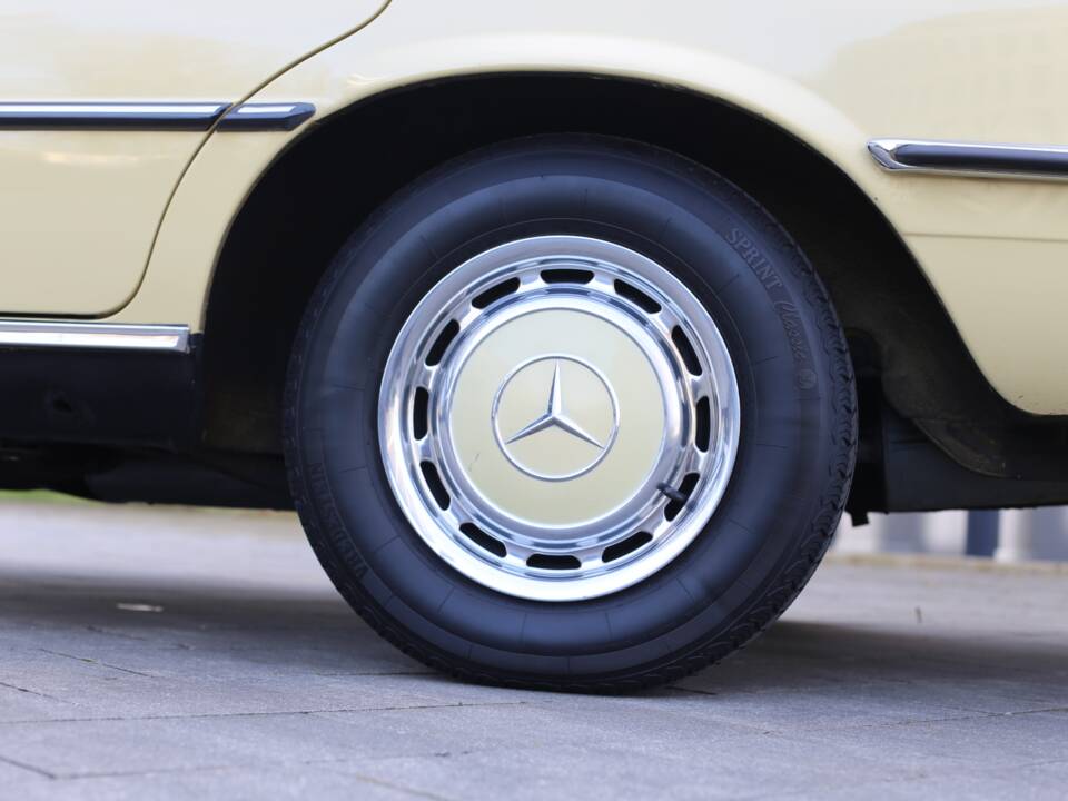 Bild 71/76 von Mercedes-Benz 280 SE (1977)