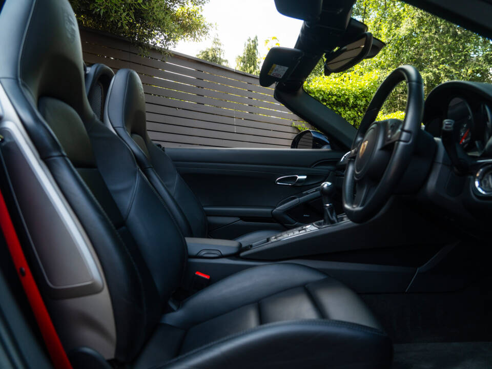 Image 37/47 of Porsche Boxster (2016)