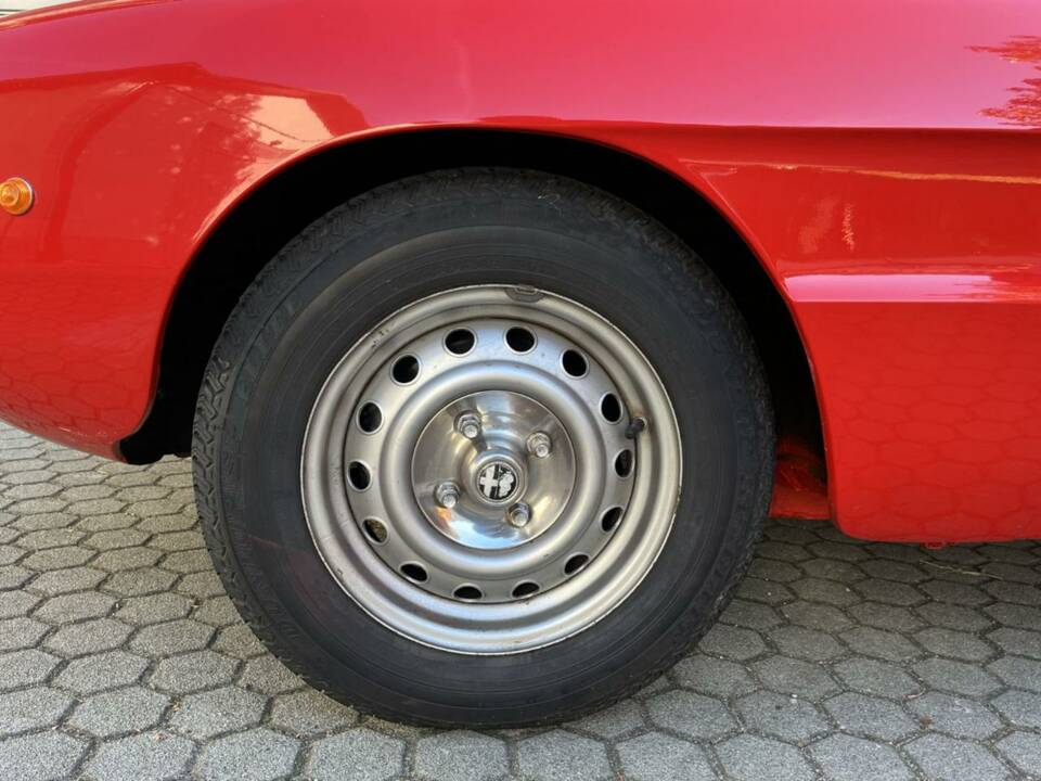 Bild 7/50 von Alfa Romeo Spider 1300 Junior (1973)