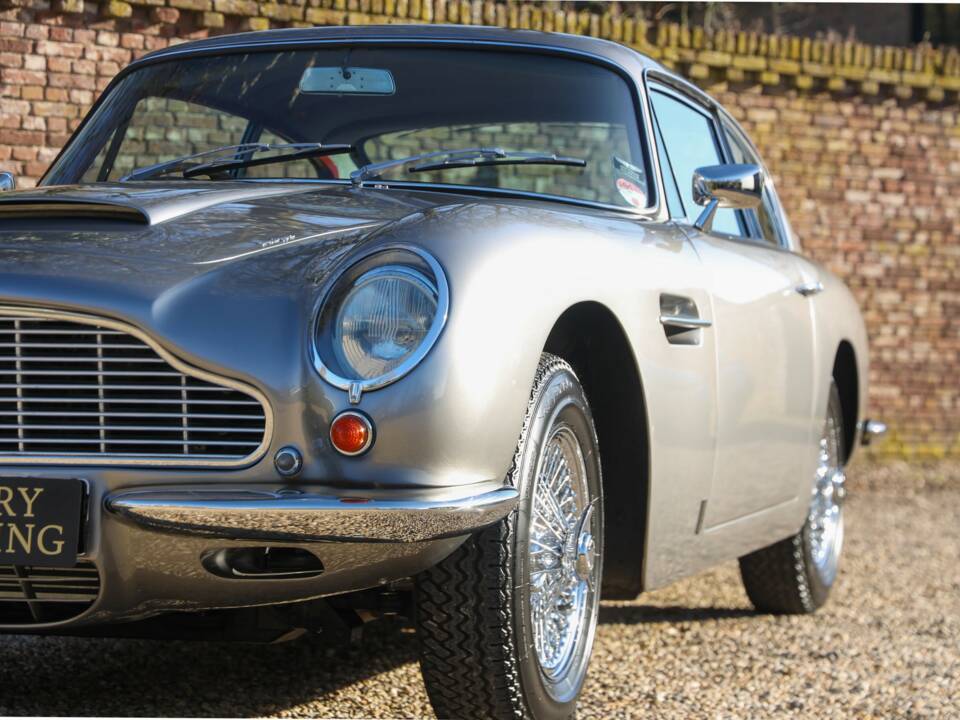 Bild 44/50 von Aston Martin DB 6 (1968)
