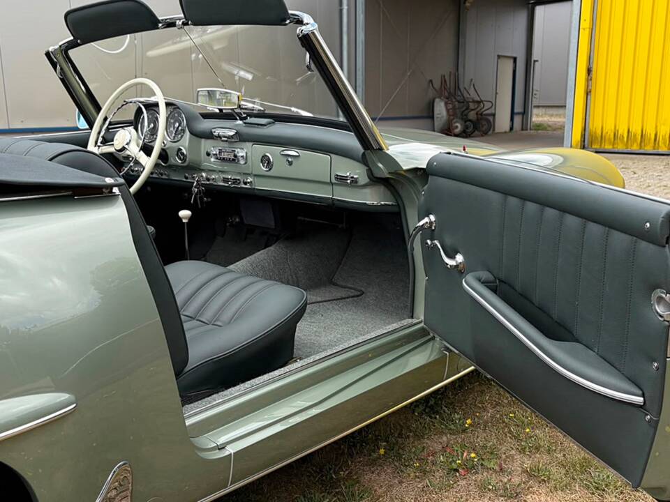 Image 17/25 of Mercedes-Benz 190 SL (1957)