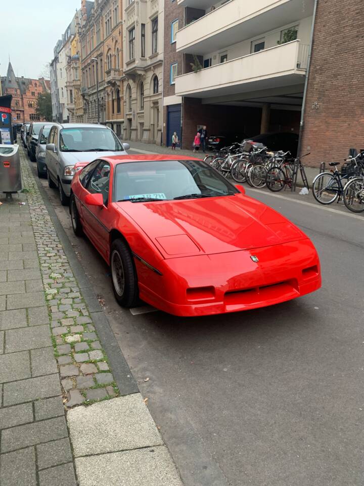 Image 35/55 of Pontiac Fiero GT (1988)