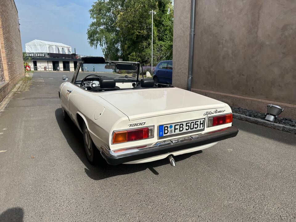 Image 5/63 of Alfa Romeo Spider 1300 Junior (1970)