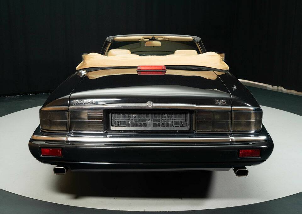 Image 7/8 of Jaguar XJS 4.0 (1994)