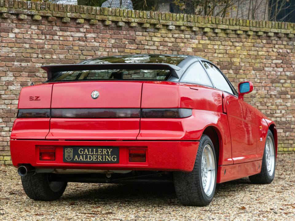 Image 30/50 de Alfa Romeo SZ (1991)