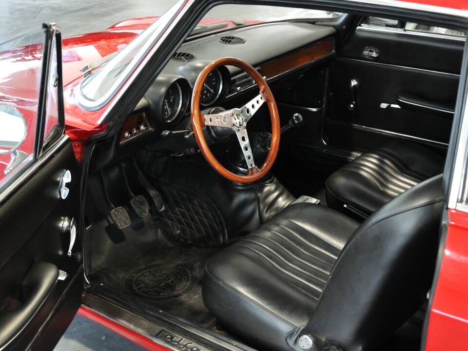 Imagen 22/43 de Alfa Romeo Giulia GT 1300 Junior (1971)
