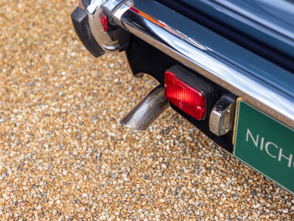 Bild 38/70 von Aston Martin V8 EFi (1988)